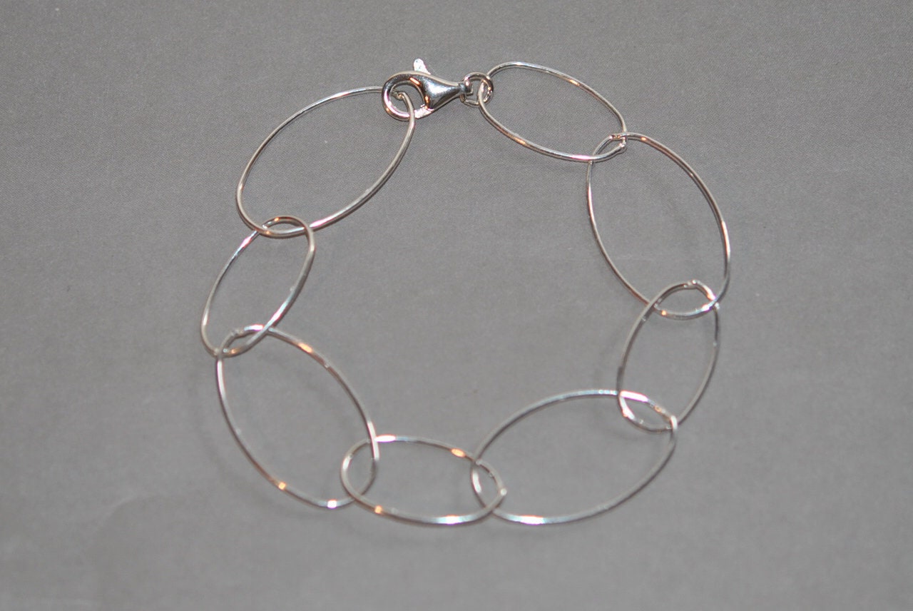 Silberarmband, Ovale Silberloops, Länge Ca. 18-20 cm , 925 Sterling Silber Silberarmband, Ovale Silberloops, Länge Ca. 18-20 cm , 925 Sterling Silber von iliosDesignerSchmuck