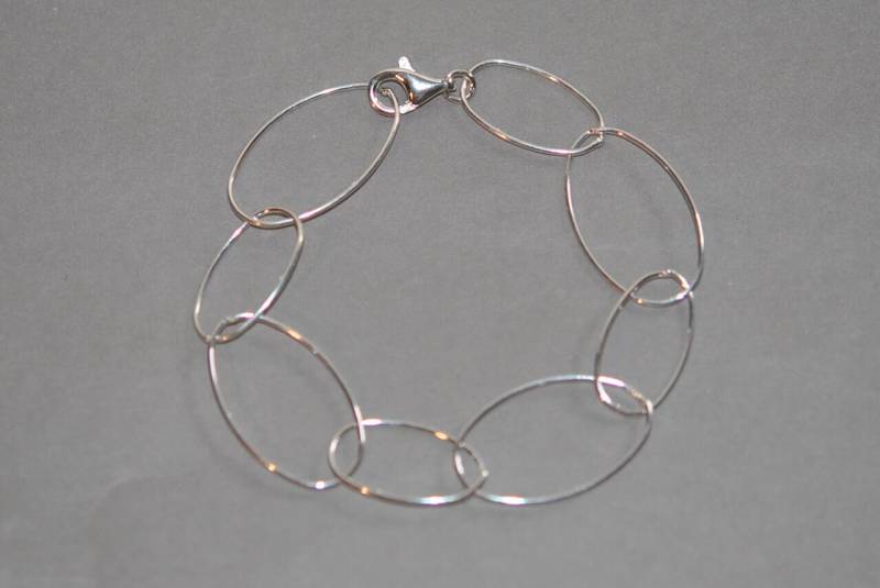 Silberarmband, Ovale Silberloops, Länge Ca. 18-20 cm , 925 Sterling Silber Silberarmband, Ovale Silberloops, Länge Ca. 18-20 cm , 925 Sterling Silber von iliosDesignerSchmuck
