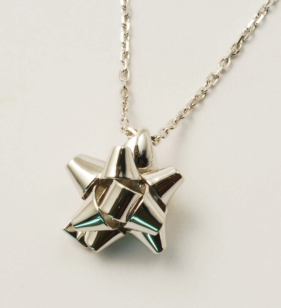 18K Sternknotenkette 18K Sternknotenkette von ilithe