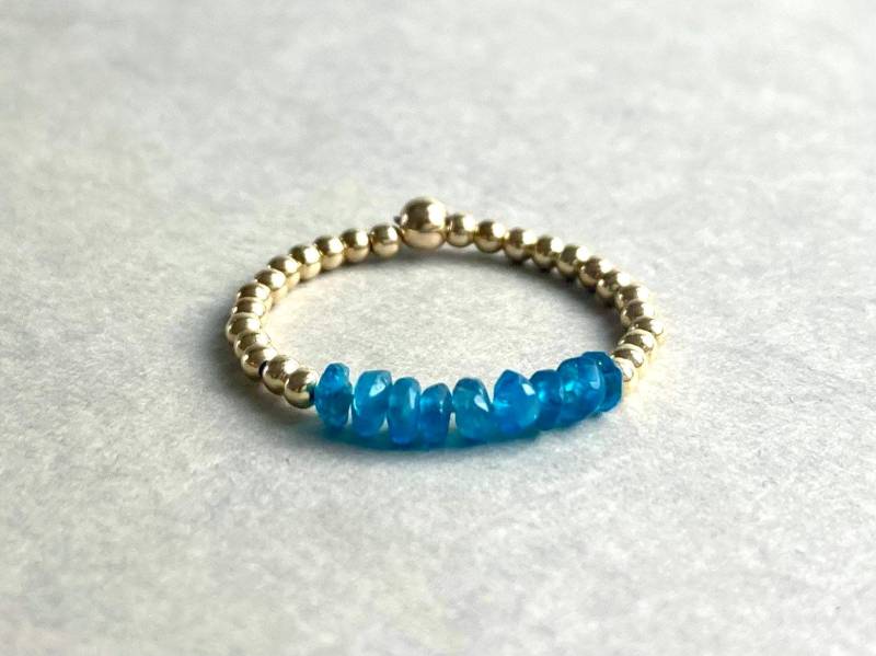 Apatit Perlenring, Stapelring, 14K Gold Filled, Blaue Edelstein Perlen, Freundschaftsring, 14K Rosé Filled, Handgemachter Unikatschmuck von ilkajewels
