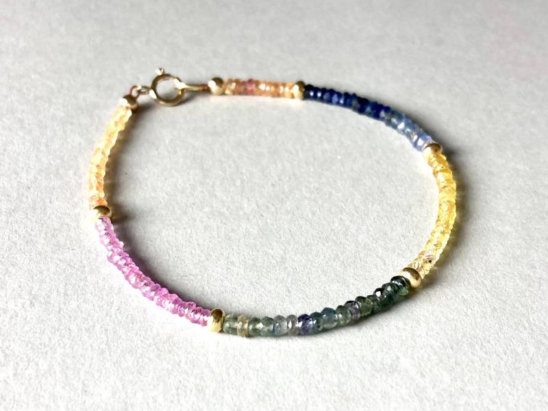 Multi Saphir Armband, Mehrfarbiges Saphir Edelstein Armband, 14Karat Gold Filled, Weihnachten Geschenk, Rosa Grün Gelb Perlen von ilkajewels