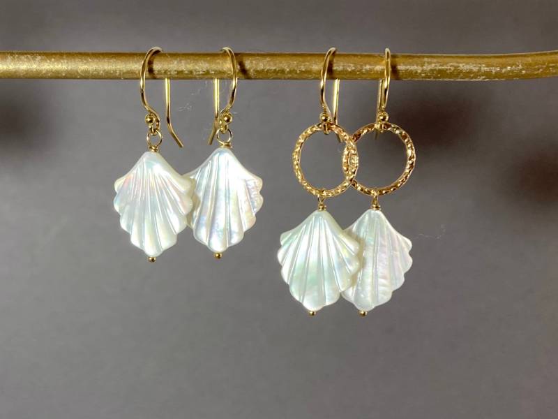 Perlmutt Fächer Ohrringe, 14K Gold Filled, Geschenk Für Sie , Ohrhänger, Kleine Creolen Handgemacht , Hängeohrringe, Weihnachten Geschenk von ilkajewels
