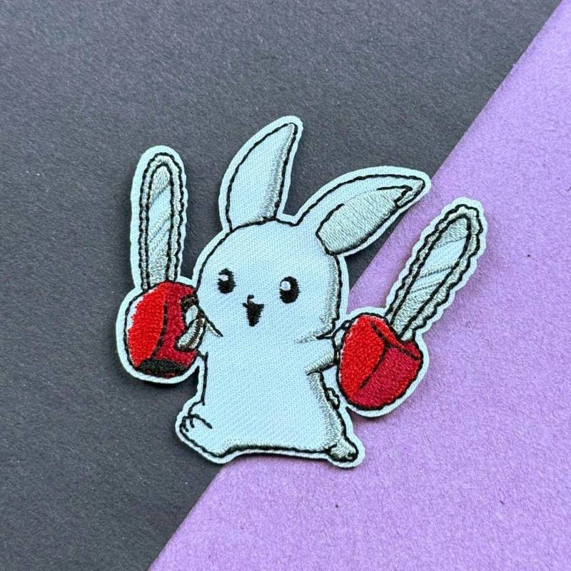 Chainsaw Bunny" Aufnäher | Lustiger Hase Mit Kettensägen Stickpatch Für Jacke, Rucksack Oder Jeans Süßes & Verrücktes Design von illeux