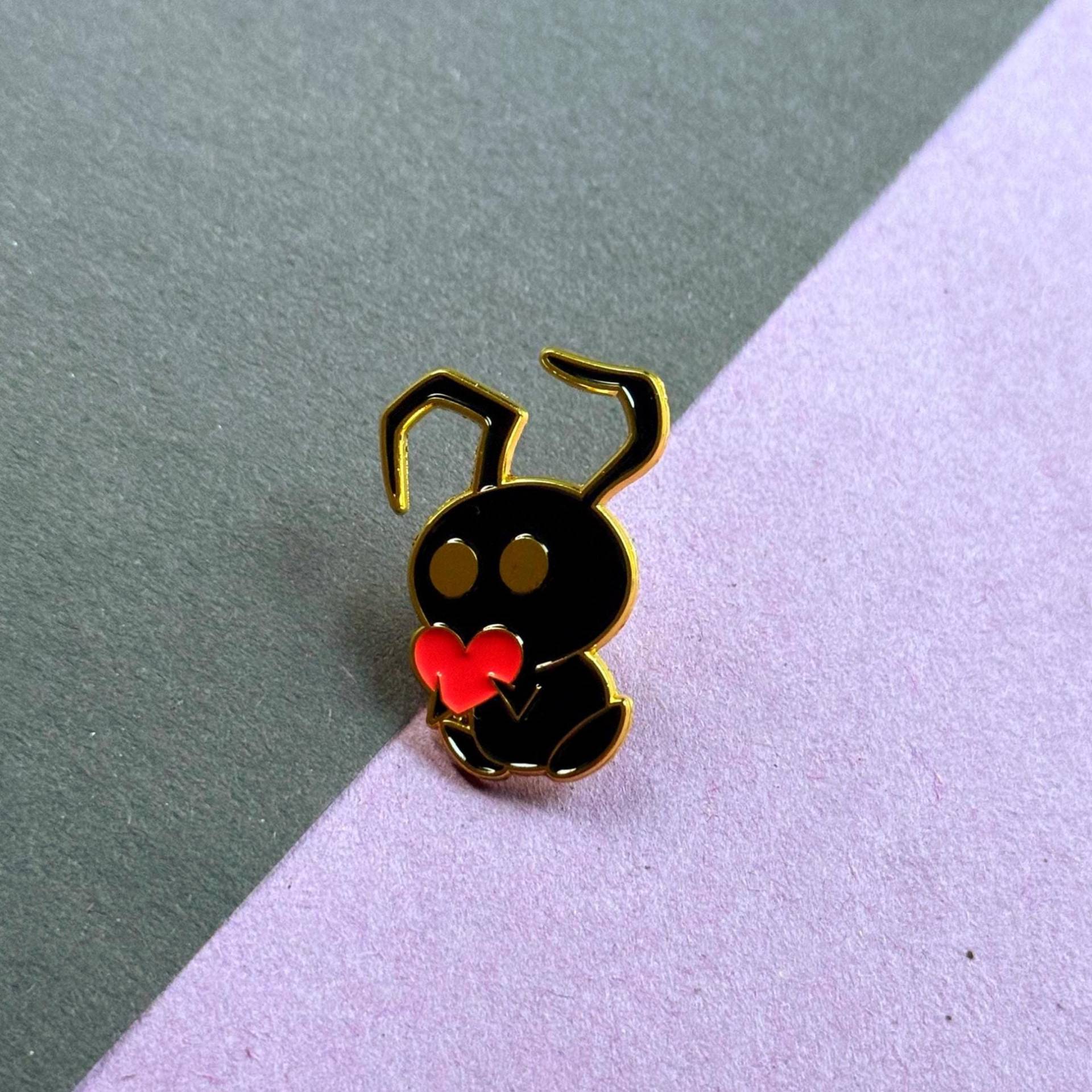 Heartless Enamel Pin - Cute Black Creature With Red Heart Kingdom Hearts Inspiriert | Gamer Gift Anime Inspired von illeux