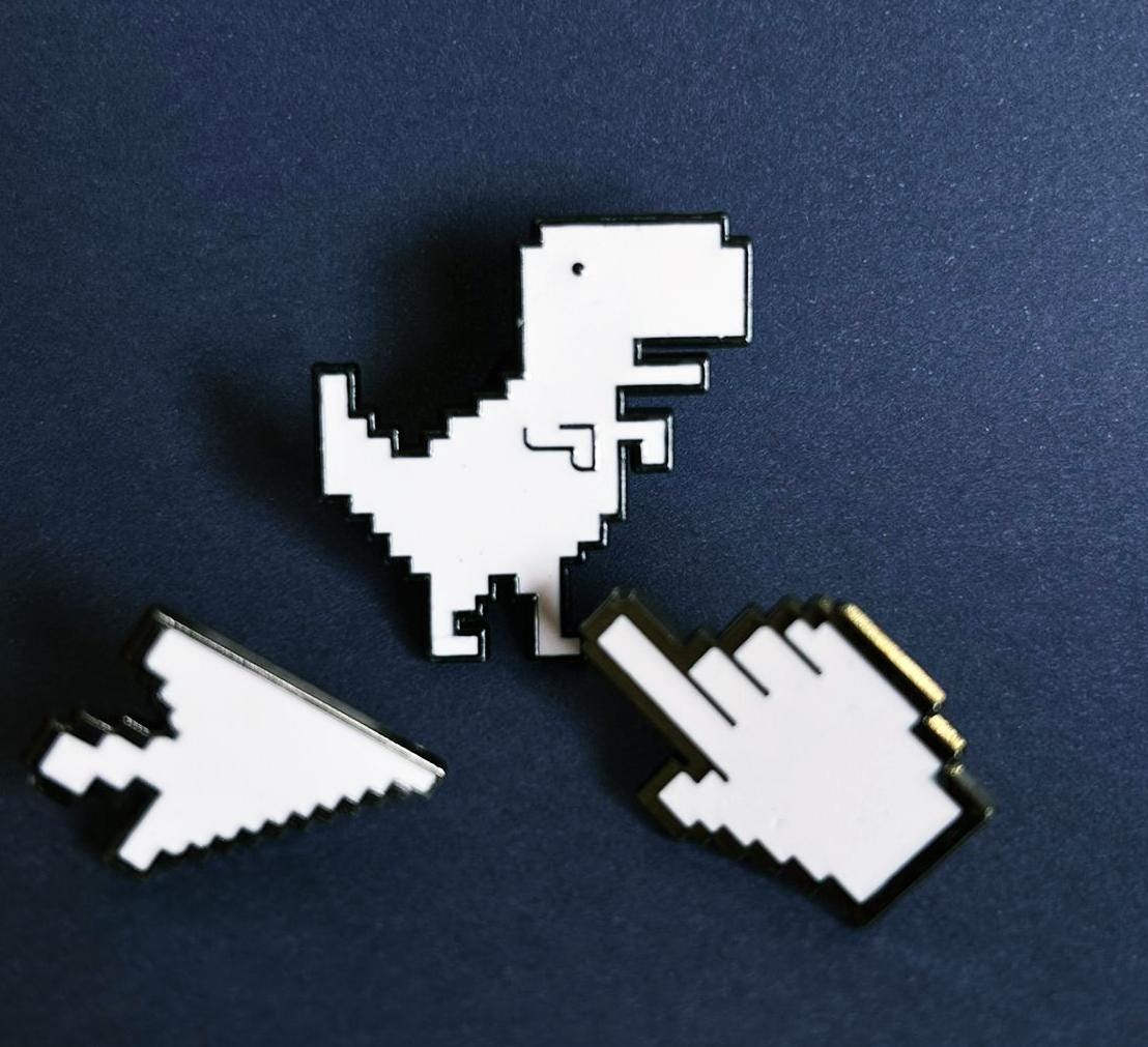 Internet Icons Emaille Pins - Cursor, Maushand & Offline Dino | Retro Tech Meme Nerdy Geschenk Für It-Fans Webdesigner Internet Icons Emaille Pins - Cursor, Maushand & Offline Dino | Retro Tech Meme Nerdy Geschenk Für It-Fans Webdesigner von illeux