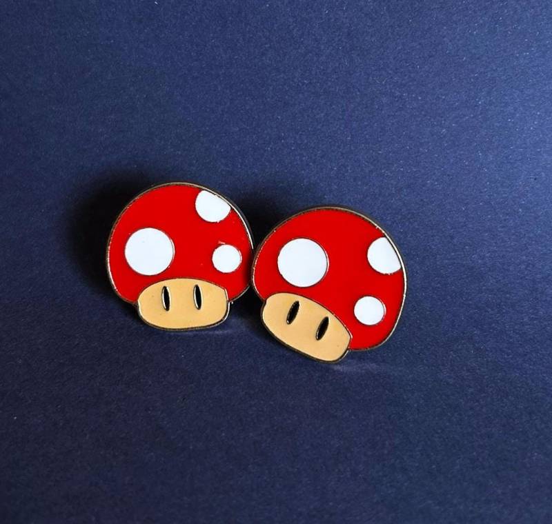 Toad Emaille Pin - Super Mario Fanart Anstecker | Niedlicher Nintendo Pilzfreund Gamer Geschenk Retro Gaming von illeux