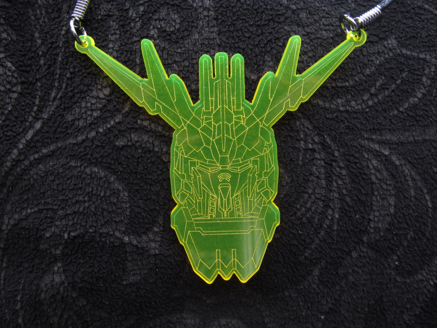 Banshee Gundam Rx-0 Kette Laser Cut/Graviert Banshee Gundam Rx-0 Kette Laser Cut/Graviert von illumicyberwear