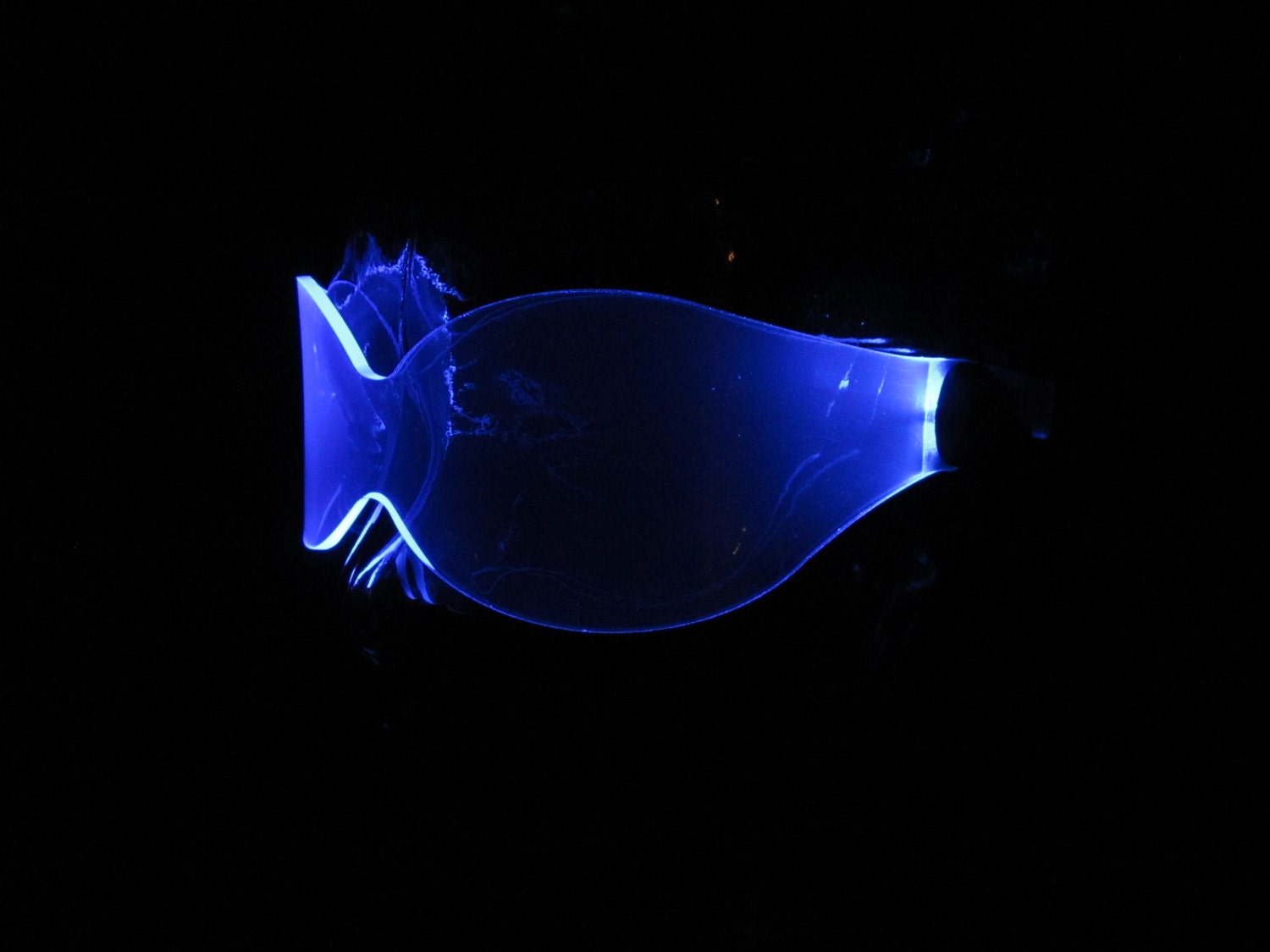 Das Original Beleuchtete Cyber Goth Bug Visier Neon Blau Das Original Beleuchtete Cyber Goth Bug Visier Neon Blau von illumicyberwear