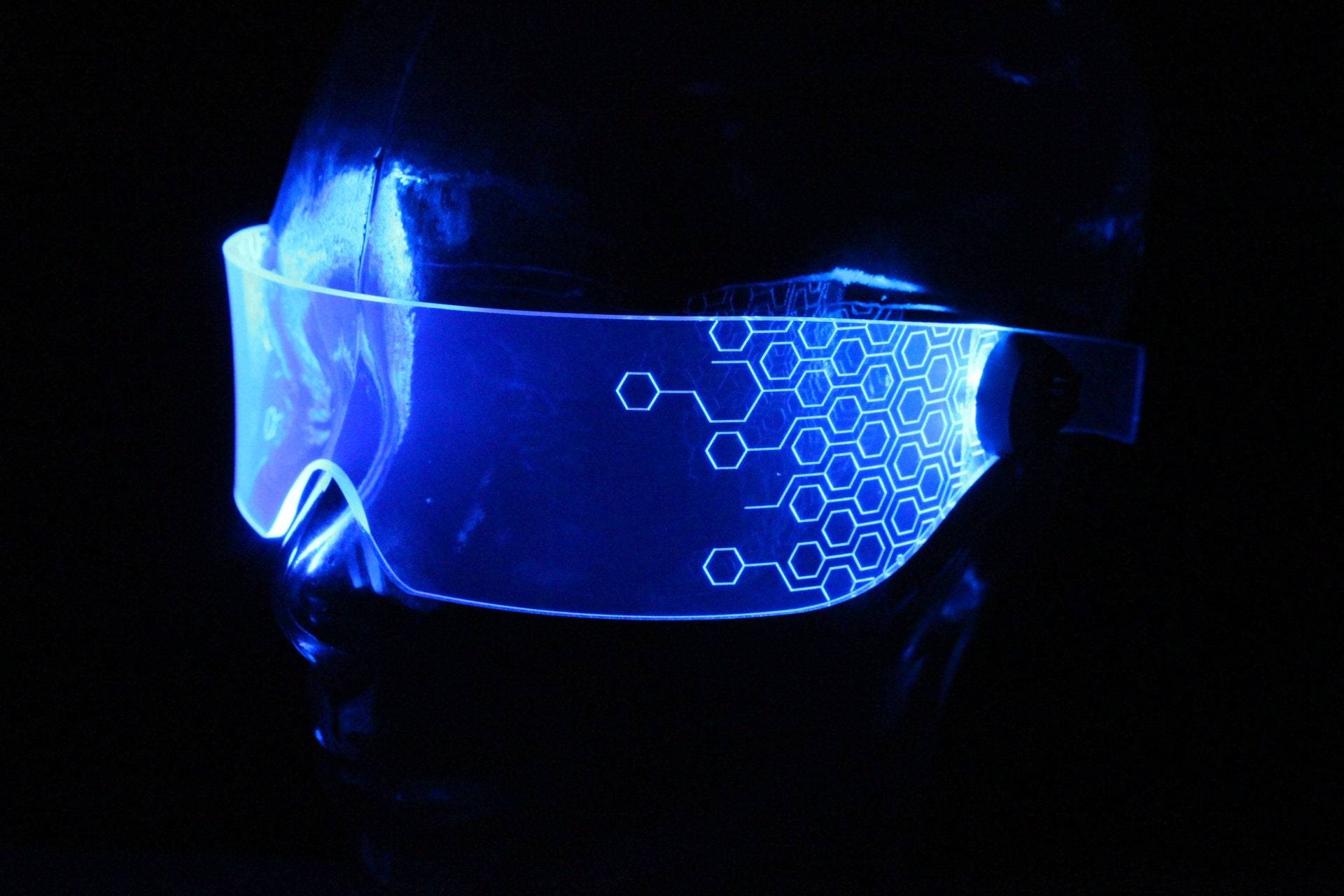 Das Original Beleuchtete Cyberpunk Cyber Goth Visier Deus Hex Blue Das Original Beleuchtete Cyberpunk Cyber Goth Visier Deus Hex Blue von illumicyberwear