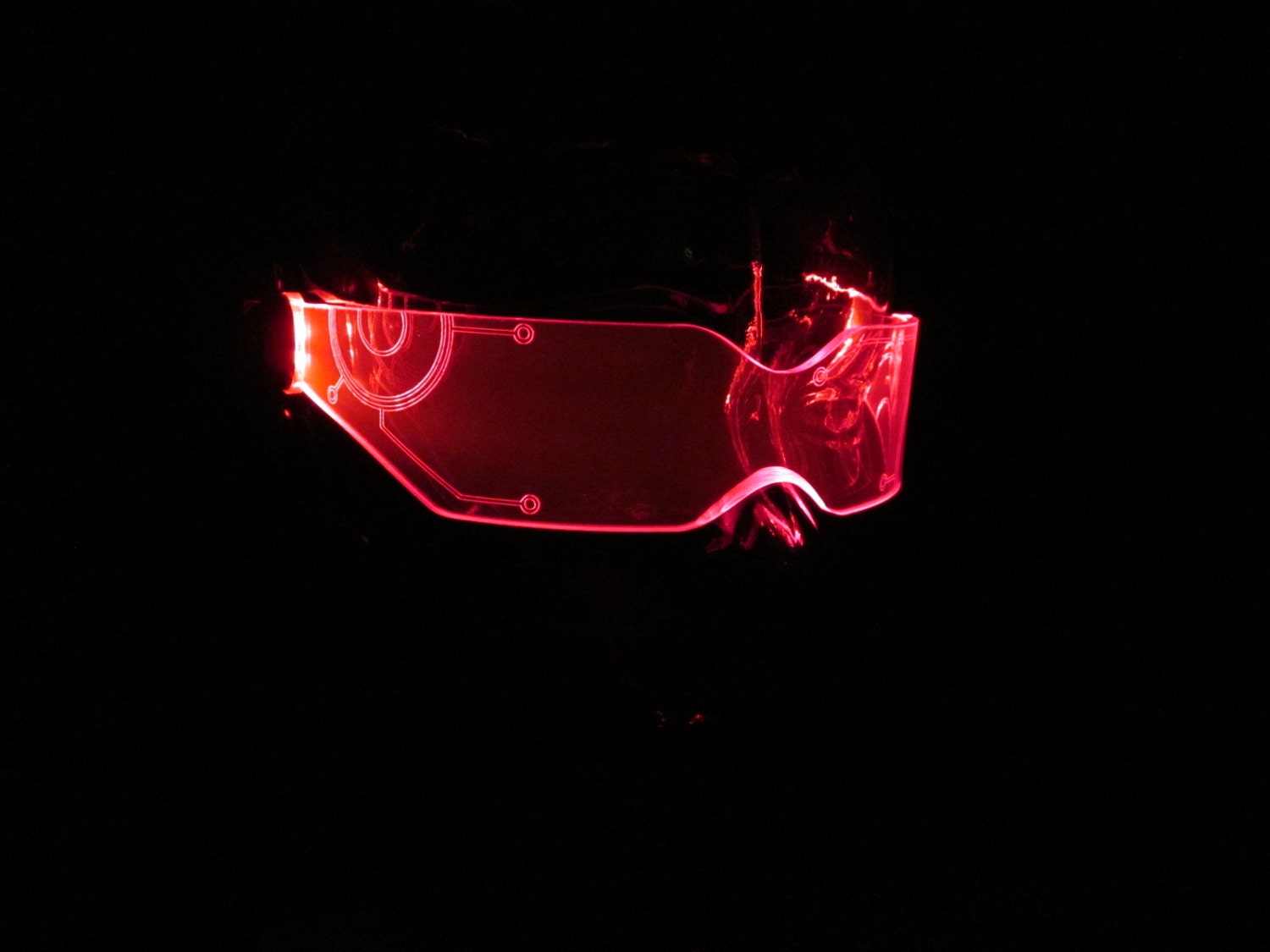 Das Original Beleuchtete Cyberpunk Cyber Goth Visier V2 Rot Tron Das Original Beleuchtete Cyberpunk Cyber Goth Visier V2 Rot Tron von illumicyberwear