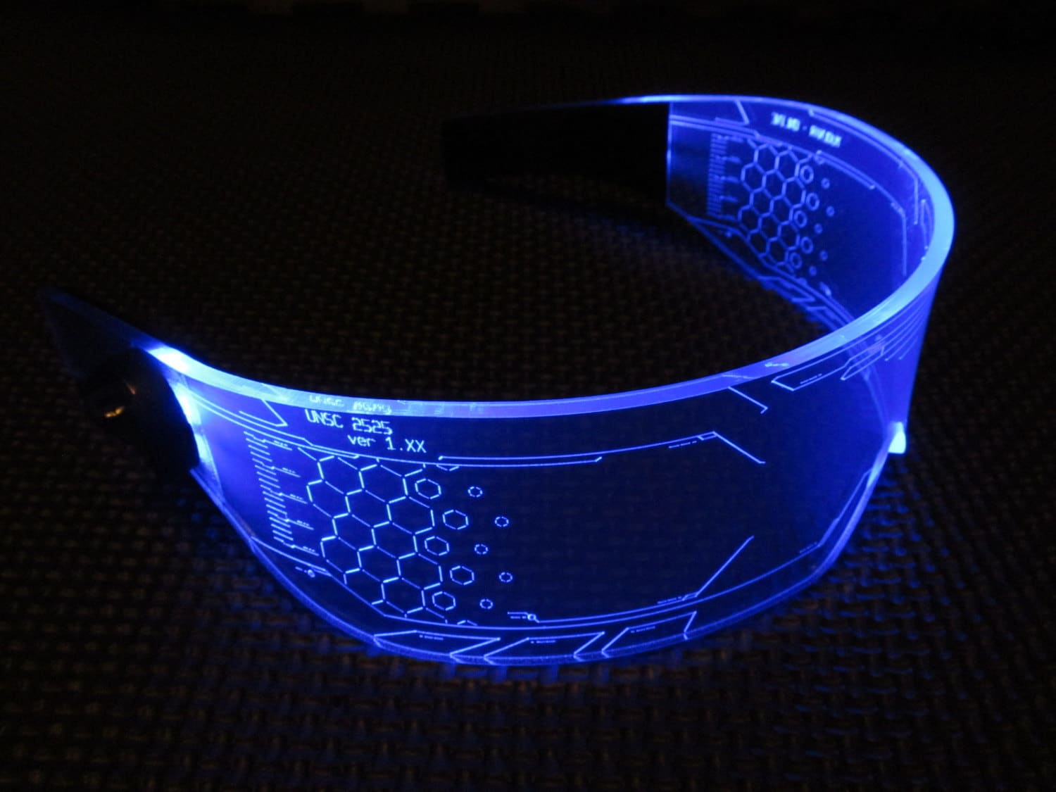 Das Original Beleuchtete Cyberpunk Cyber Goth Visier Warchief Blue Das Original Beleuchtete Cyberpunk Cyber Goth Visier Warchief Blue von illumicyberwear