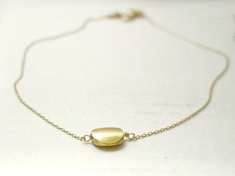 Goldene Plättchen Halskette - Kreis Linse Auf Vergoldeter Kette Moderner Minimal Schmuck Goldene Plättchen Halskette - Kreis Linse Auf Vergoldeter Kette Moderner Minimal Schmuck von illusy