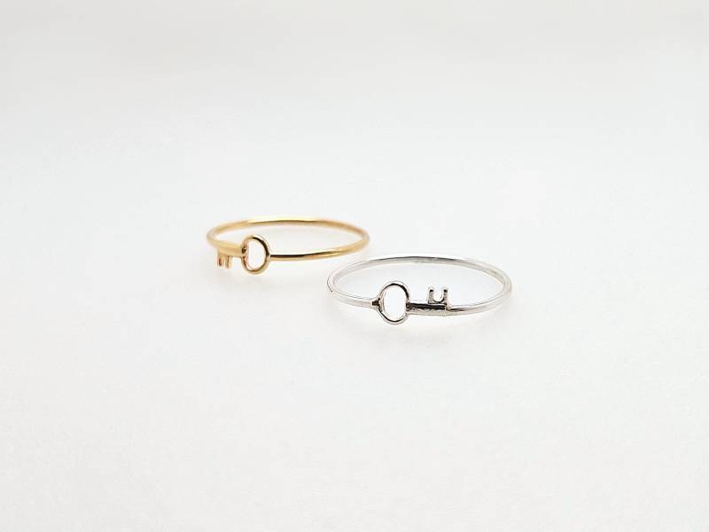 Kleiner Schlüssel Ring - Goldener Schlüsselring Silberner Versprechensring Geheimnisring Illusorisch Kleiner Schlüssel Ring - Goldener Schlüsselring Silberner Versprechensring Geheimnisring Illusorisch von illusy