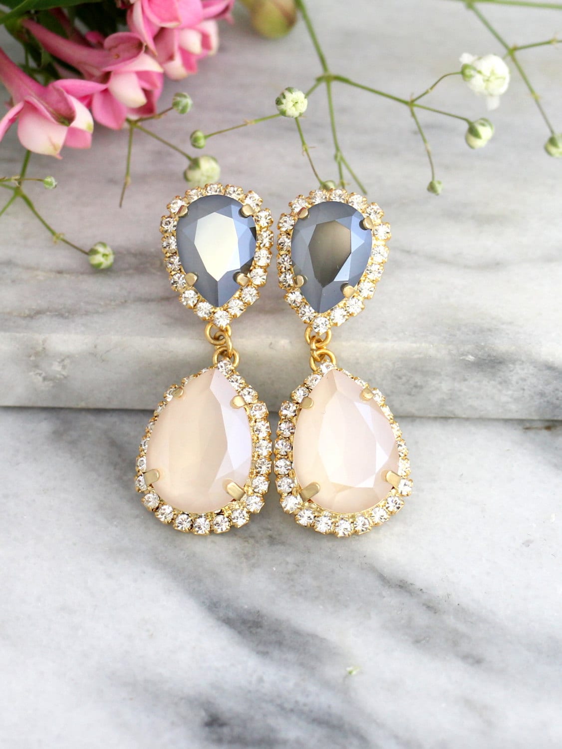 Elfenbein Silber Ohrringe, Kronleuchter Grau Creme Statement Braut Graue Lange Ohrringe von iloniti