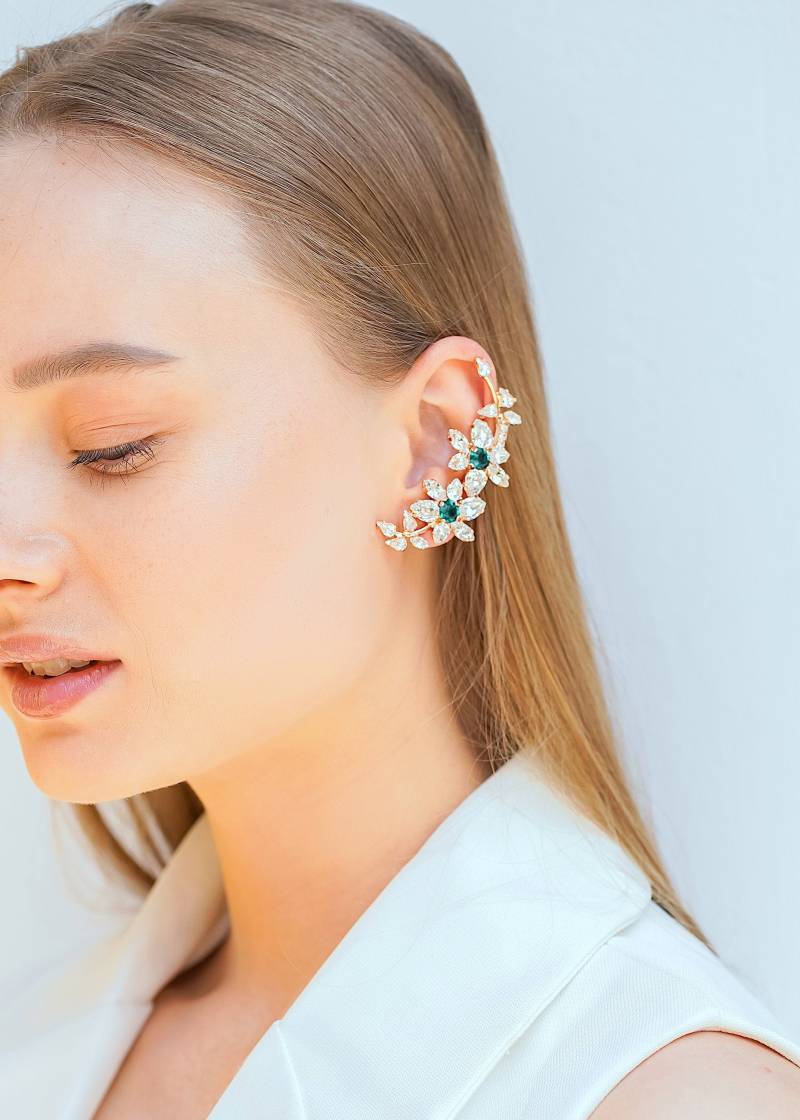 Ohr Kletterer Ohrringe, Smaragd Manschette Braut Kristall Grüne Trending Ohrringe von iloniti