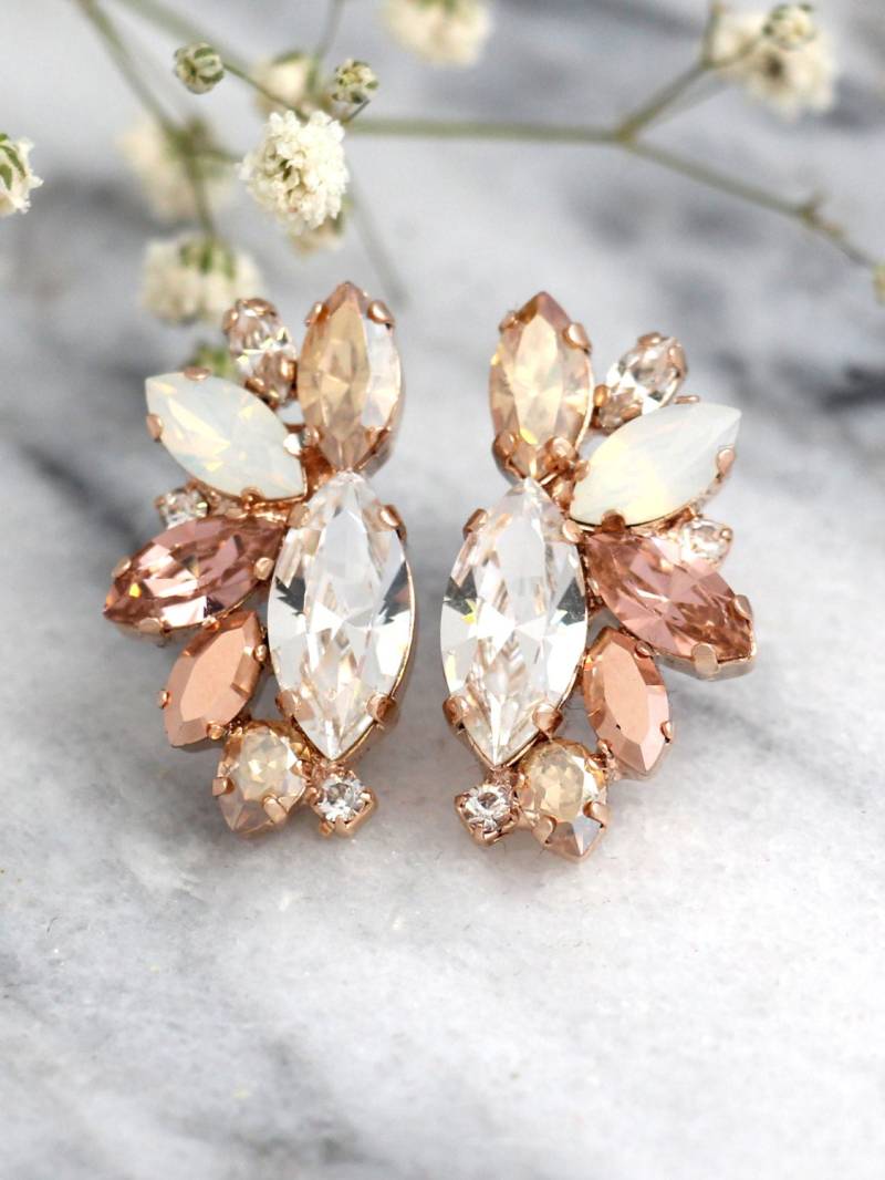 Rose Gold Champagner Cluster Ohrringe, Blush Braut Brautjungfern Weißer Opal Ohrstecker von iloniti