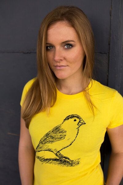 ilovemixtapes Frauen T-Shirt mit Spatz von ilovemixtapes