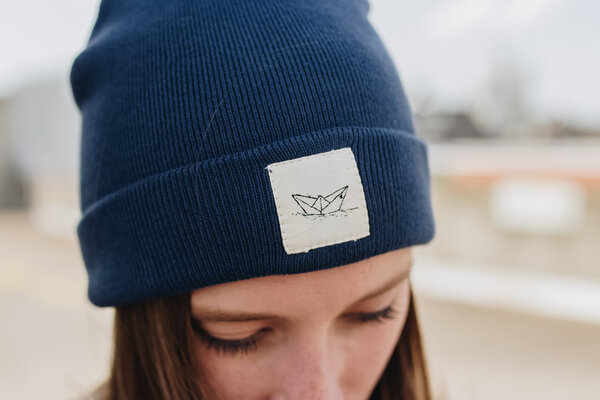 ilovemixtapes Paperboat Beanie Biobaumwolle / Made in EU dark denim von ilovemixtapes