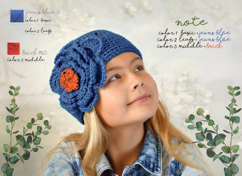 Merino Wolle Cloche Hut Mit Großer Blume Retro Style Beanie Häkelmütze von ilzeBoutique