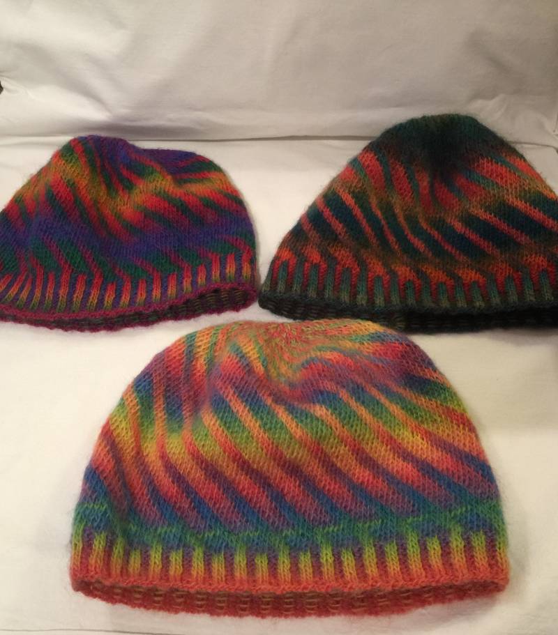Verrückte Wilde Bunte Swirl Mütze Handgestrickt Verrückte Wilde Bunte Swirl Mütze Handgestrickt von imalulu