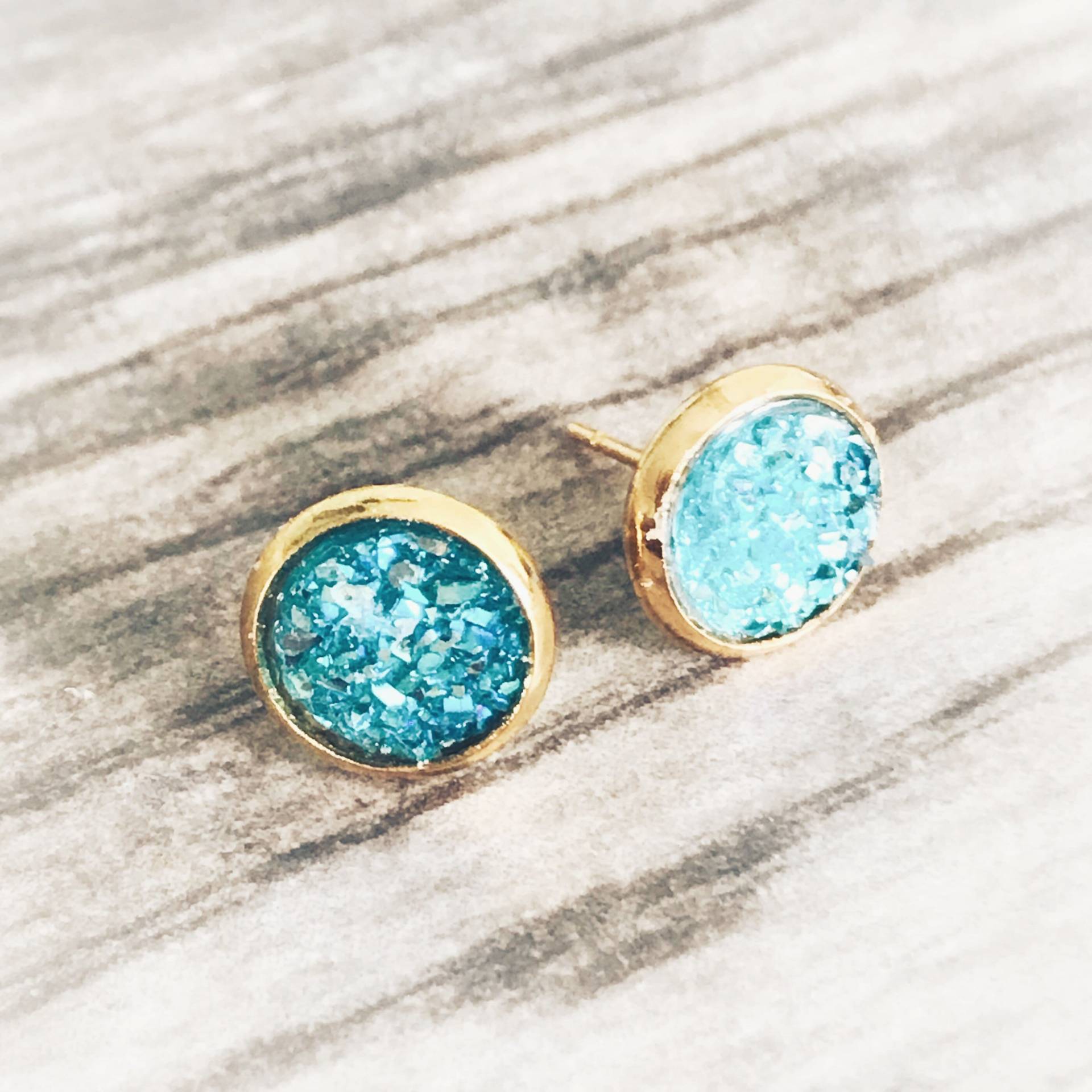 Türkis Blau Druzy Ohrringe, Harz Edelstein Ohrstecker, Gold Schmuck Türkis Blau Druzy Ohrringe, Harz Edelstein Ohrstecker, Gold Schmuck von imwyred