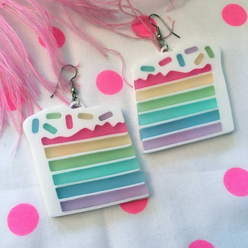 Pastellfarbener Regenbogen Geschichtet Torte Und Streuseln Ohrringe, Laser-Cut Acryl, Kunststoff Schmuck von imyourpresent