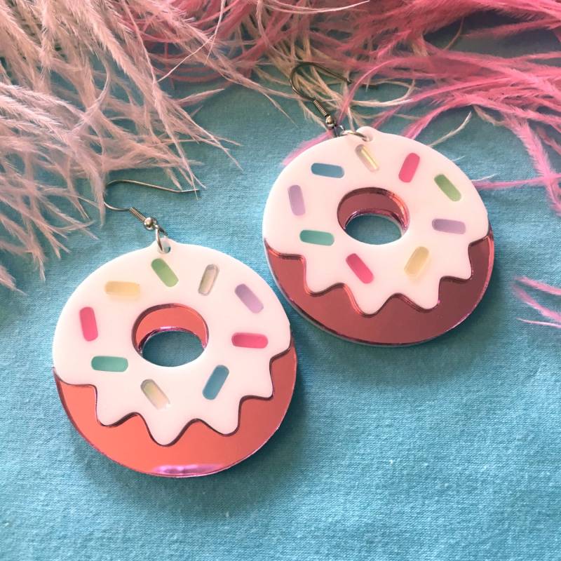 Rosa Gespiegelt Und Pastell Sprinkles Donuts Laser Geschnitten Acryl Ohrringe von imyourpresent