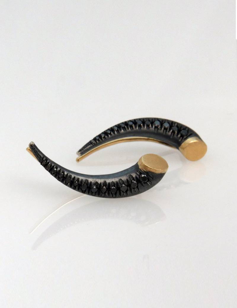 Silber Ohr Kletterer, Schwarze Diamant Ohrringe, Oxidierte Pave 18K Ohrring, Ohrring von inbarfinejewelry