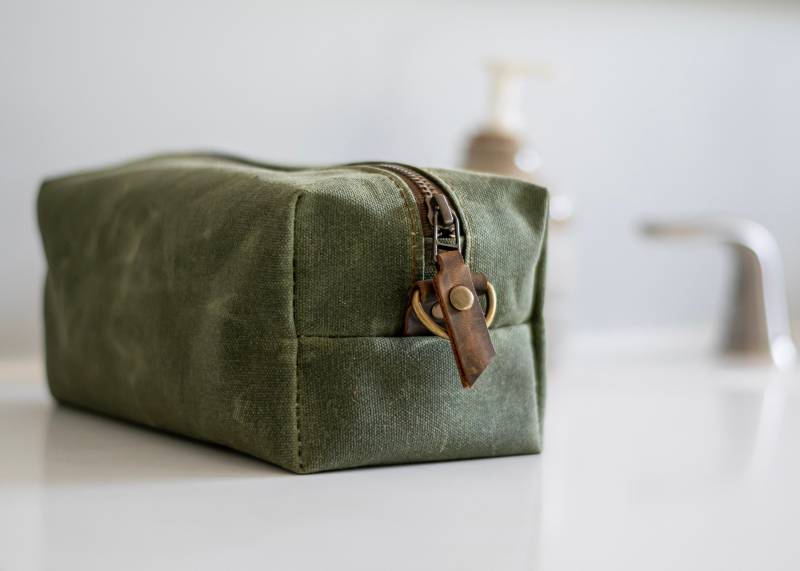 Handgemachte Gewachste Leinwand Kit | Schminktasche Rasierset Reiseetui Wasserdicht Ökologisch Gegerbtes Leder Hergestellt in Den Usa von inblue