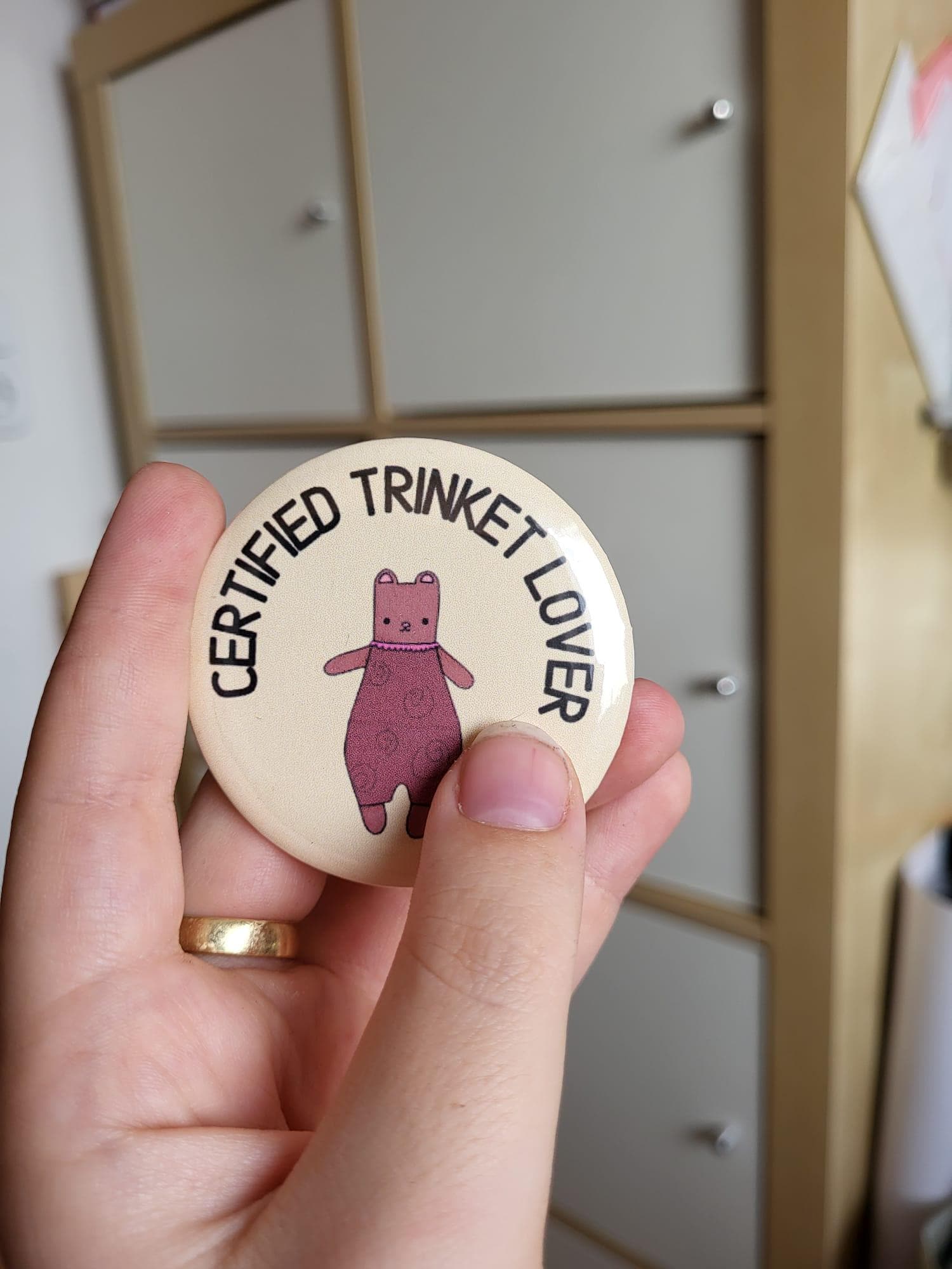 Kawaii Braunbär Emaille Pin Schmuckstück Liebhaber Abzeichen | 58 Mm Handmade Pin Kawaii Braunbär Emaille Pin Schmuckstück Liebhaber Abzeichen | 58 Mm Handmade Pin von indeedstarboi