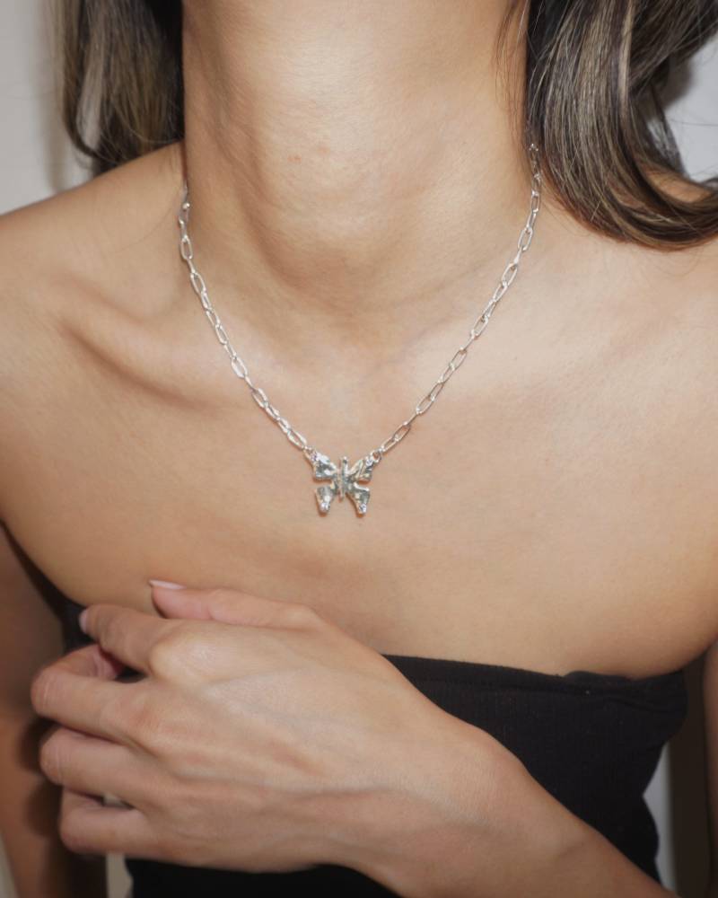 Metamorphose Anhänger/Schmetterling Halskette von indeethelabel