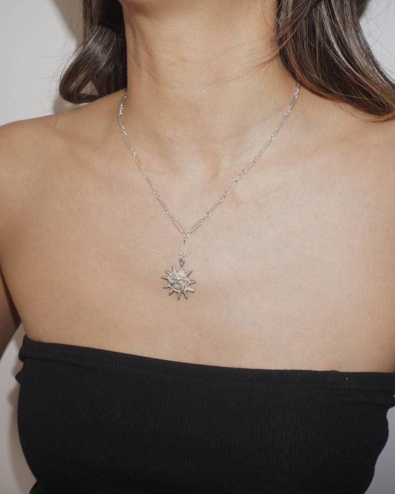 strahlendes Sein Halskette // Handgemachter Schmuck Goldene Sonne 14K Vergoldete strahlendes Sein Halskette // Handgemachter Schmuck Goldene Sonne 14K Vergoldete von indeethelabel