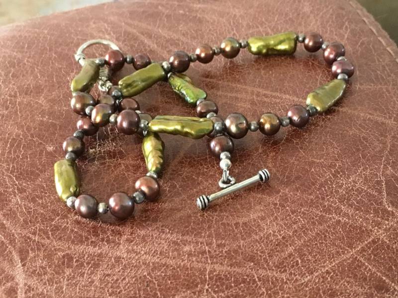 Chartreuse Und Kaffee Kultiviert Perlenkette von indljewelry