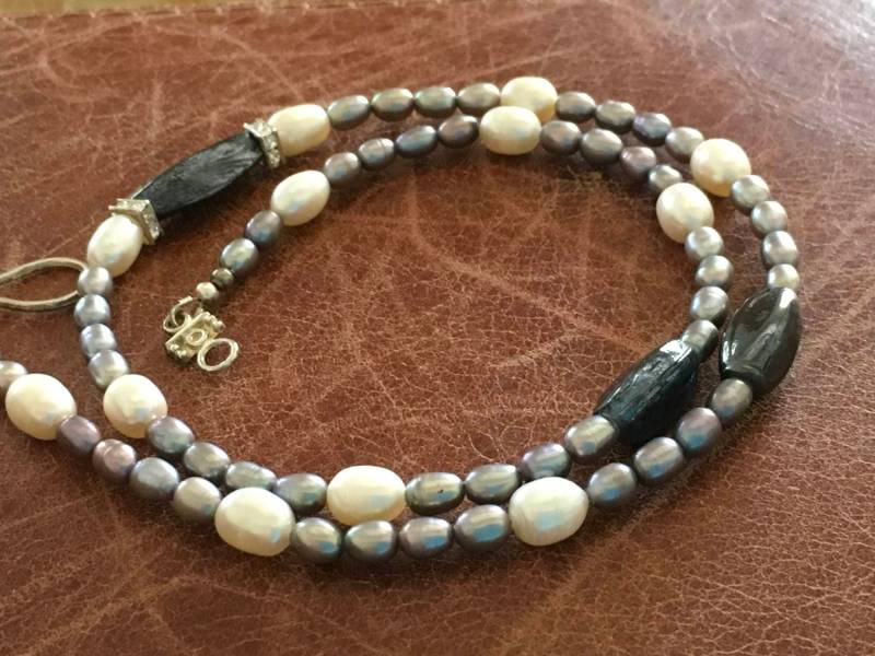 Graue Und Weiße Kultivierte Perle Halskette Graue Und Weiße Kultivierte Perle Halskette von indljewelry