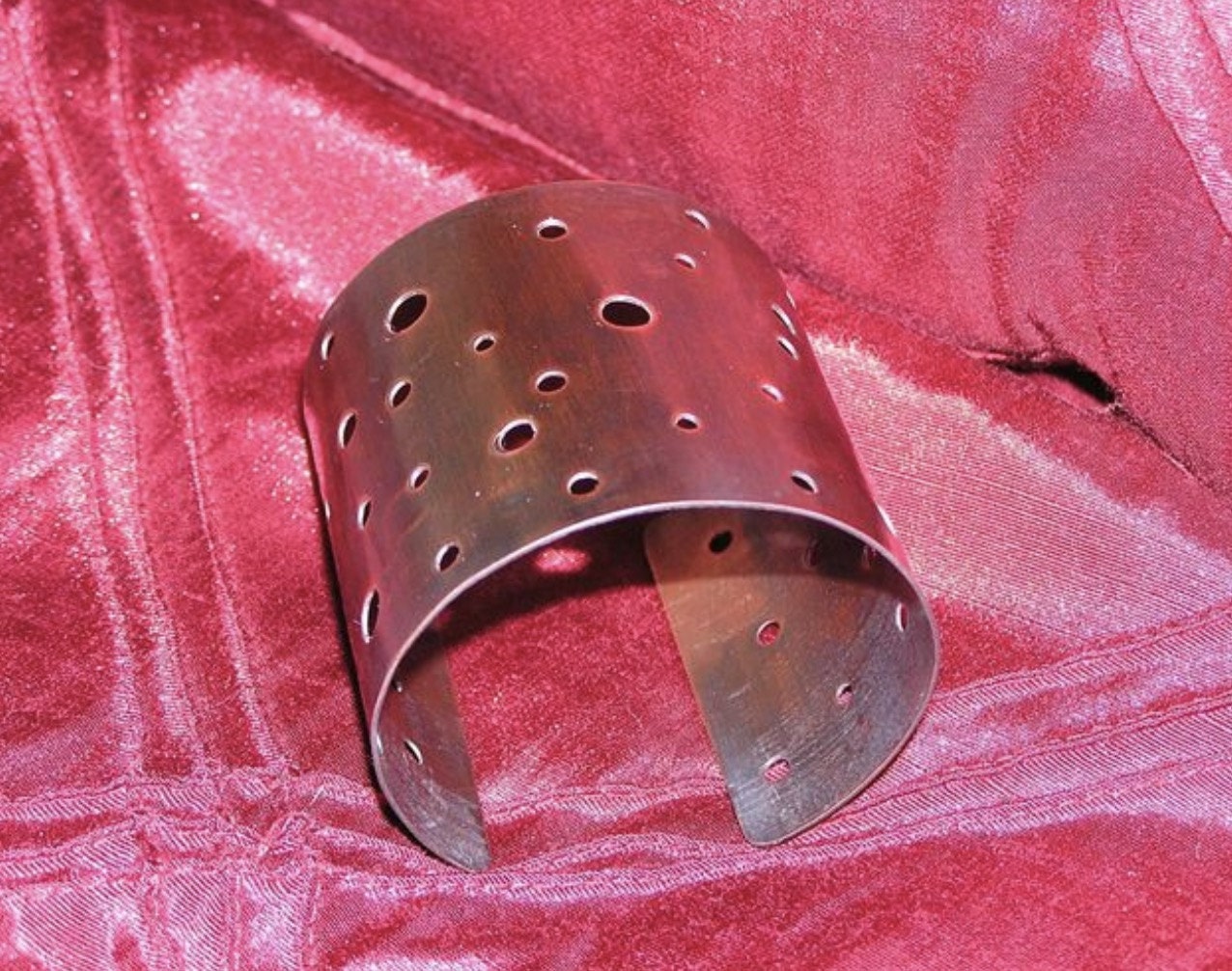 Loch-Manschette Loch-Manschette von indljewelry