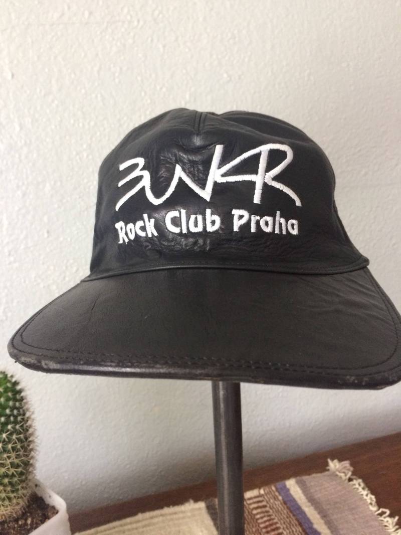 Bunkr Felsen Club Praha Leder Dat-Hut von inezandberyl