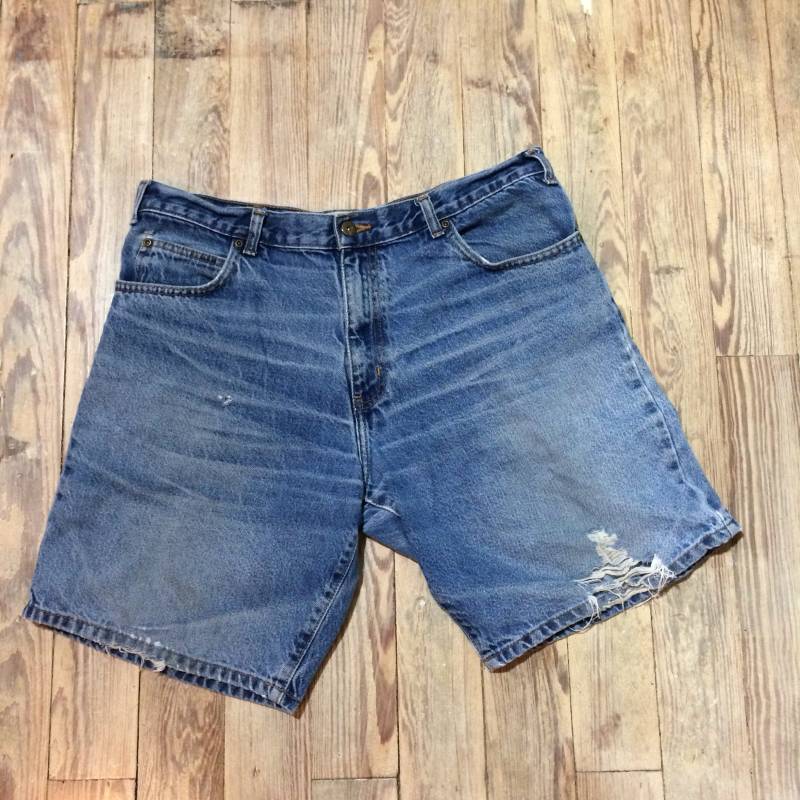 Distressed Jeansshorts von inezandberyl