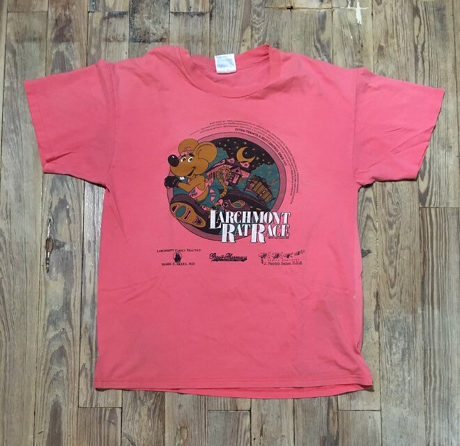 Larchmont Ratte Spitze T 1995 von inezandberyl