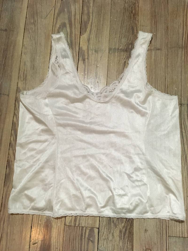 Schlupf Abgeschnitten Tank von inezandberyl