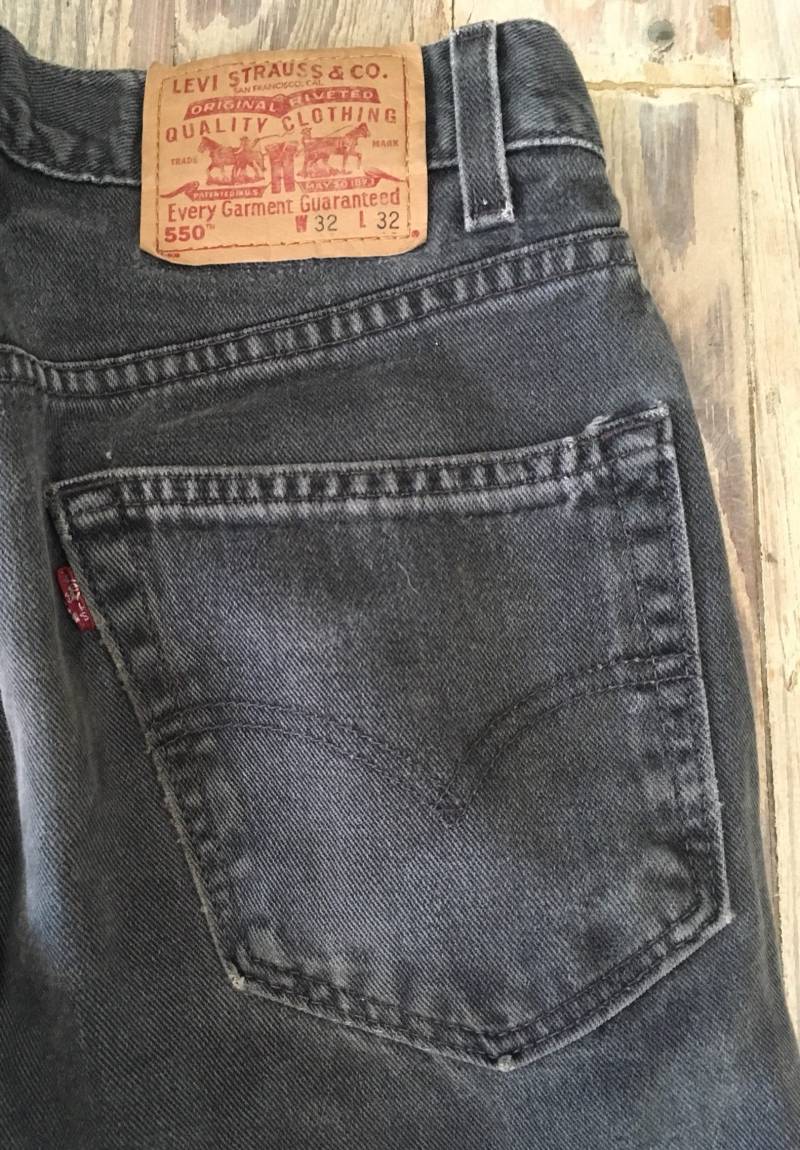 Used Look Schwarz Levis 550 Rote Lasche von inezandberyl