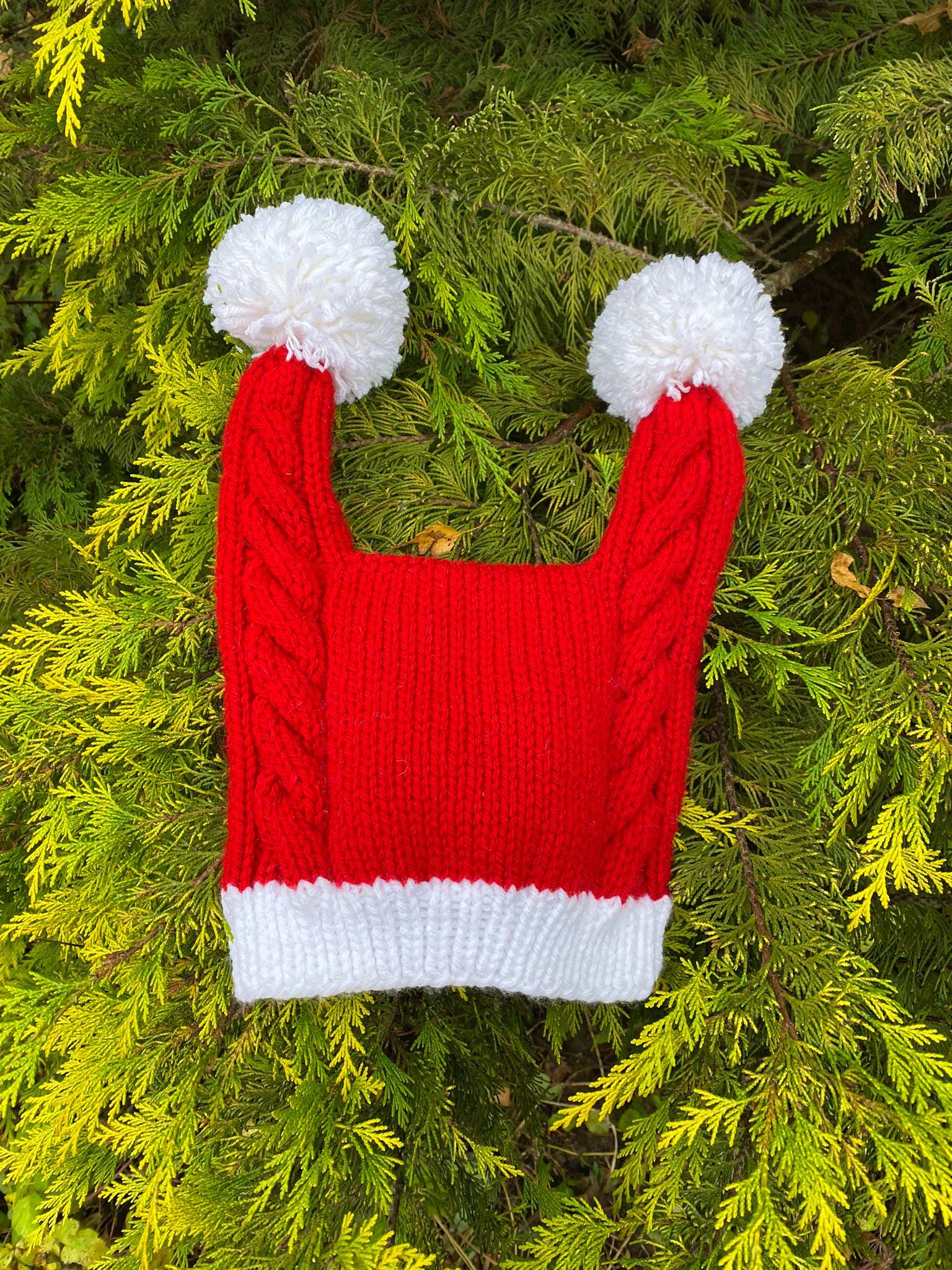 Zopfmuster Hand Gestrickt Der Weihnachts-Penny-stil Hut, Pom-Poms-Hut, Weihnachtsmütze, Rote Und Weiße Grobstrick Acryl Zopfmuster Hand Gestrickt Der Weihnachts-Penny-stil Hut, Pom-Poms-Hut, Weihnachtsmütze, Rote Und Weiße Grobstrick Acryl von ingrascrafts