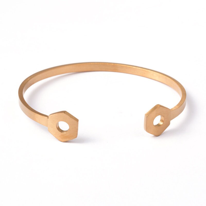 Hexagon-Verschluss Allergikerfreies Anlaufenfreies Armband Hochwertiger Recycelter Stahl Goldene Accessoires Geschenk Für Sie Bangle | Am051 Hexagon-Verschluss Allergikerfreies Anlaufenfreies Armband Hochwertiger Recycelter Stahl Goldene Accessoires Geschenk Für Sie Bangle | Am051 von ingredientsforlovely
