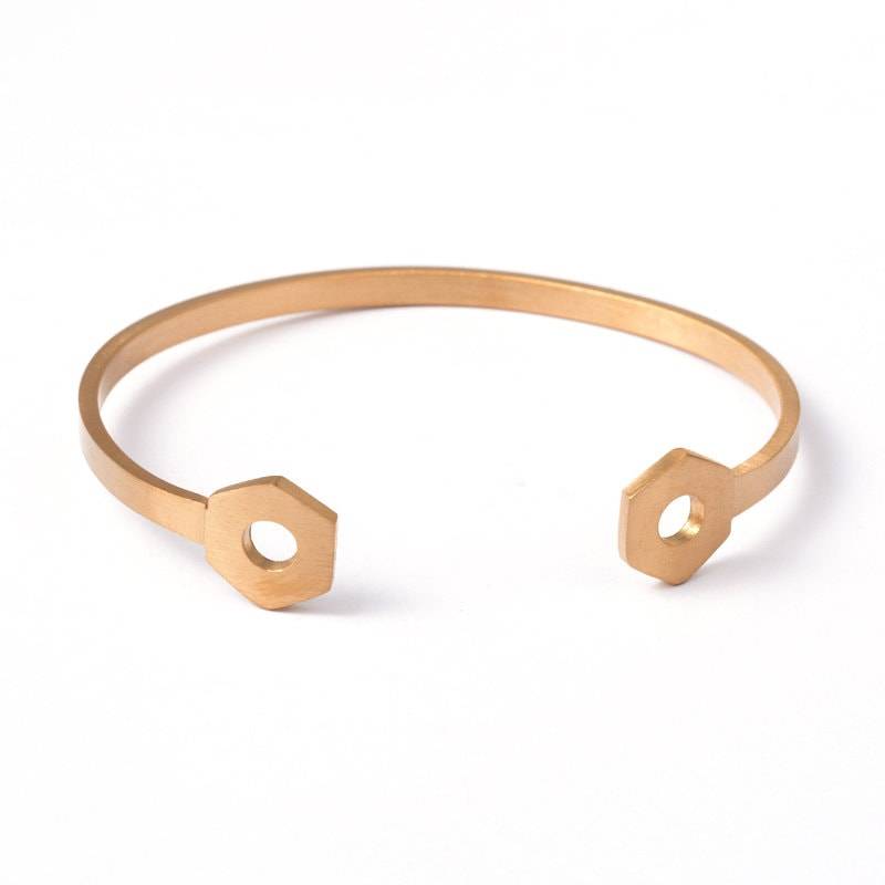Hexagon-Verschluss Allergikerfreies Anlaufenfreies Armband Hochwertiger Recycelter Stahl Goldene Accessoires Geschenk Für Sie Bangle | Am051 Hexagon-Verschluss Allergikerfreies Anlaufenfreies Armband Hochwertiger Recycelter Stahl Goldene Accessoires Geschenk Für Sie Bangle | Am051 von ingredientsforlovely