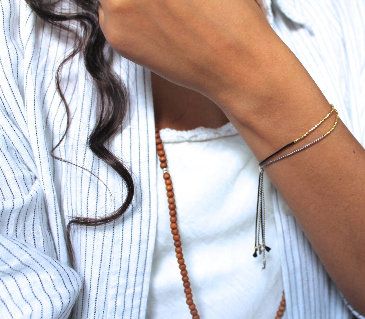 Gold Perlen Armband, 24 K Gold Vermeil Seide Gehämmert Einfache Schwarze Armband von inherstudy