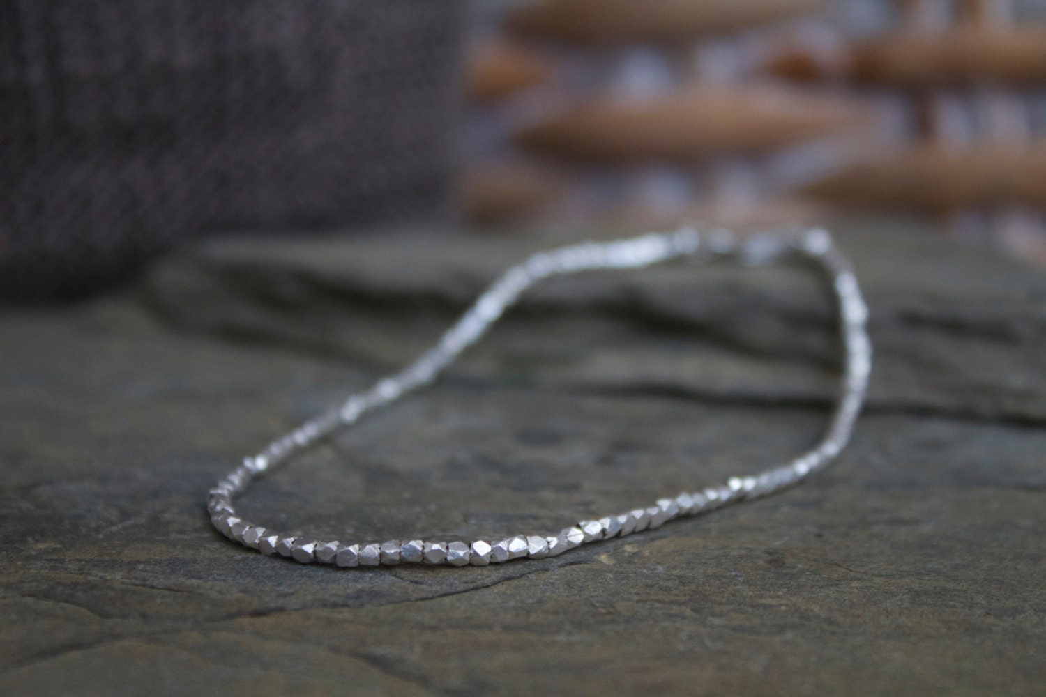 Winzige Silber Perlen Armband, Reines Einfache Stapeln Sterling Facettierten Armband von inherstudy