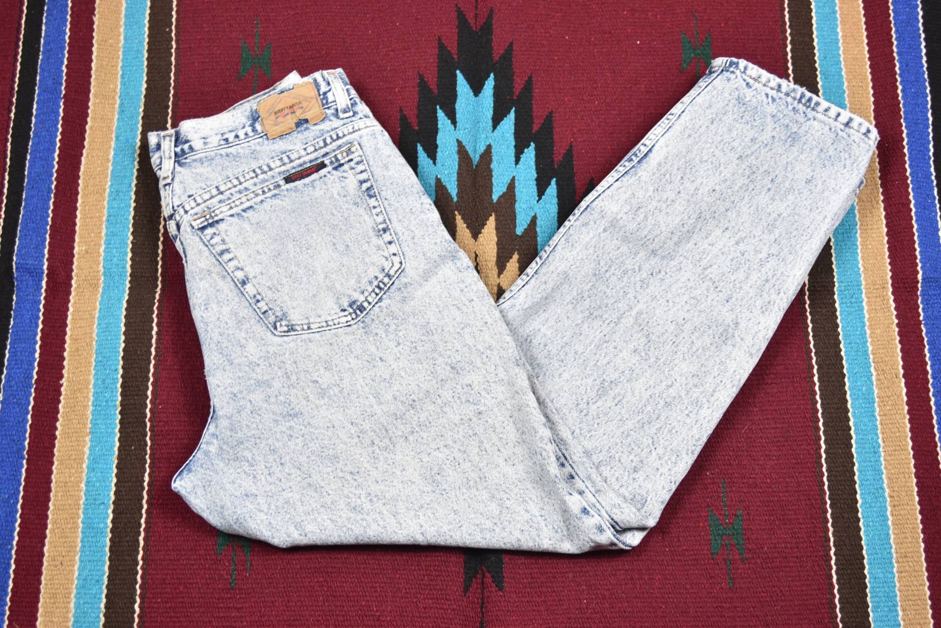Vintage Acid Wash High Waisted Mom Jeans von inhomage