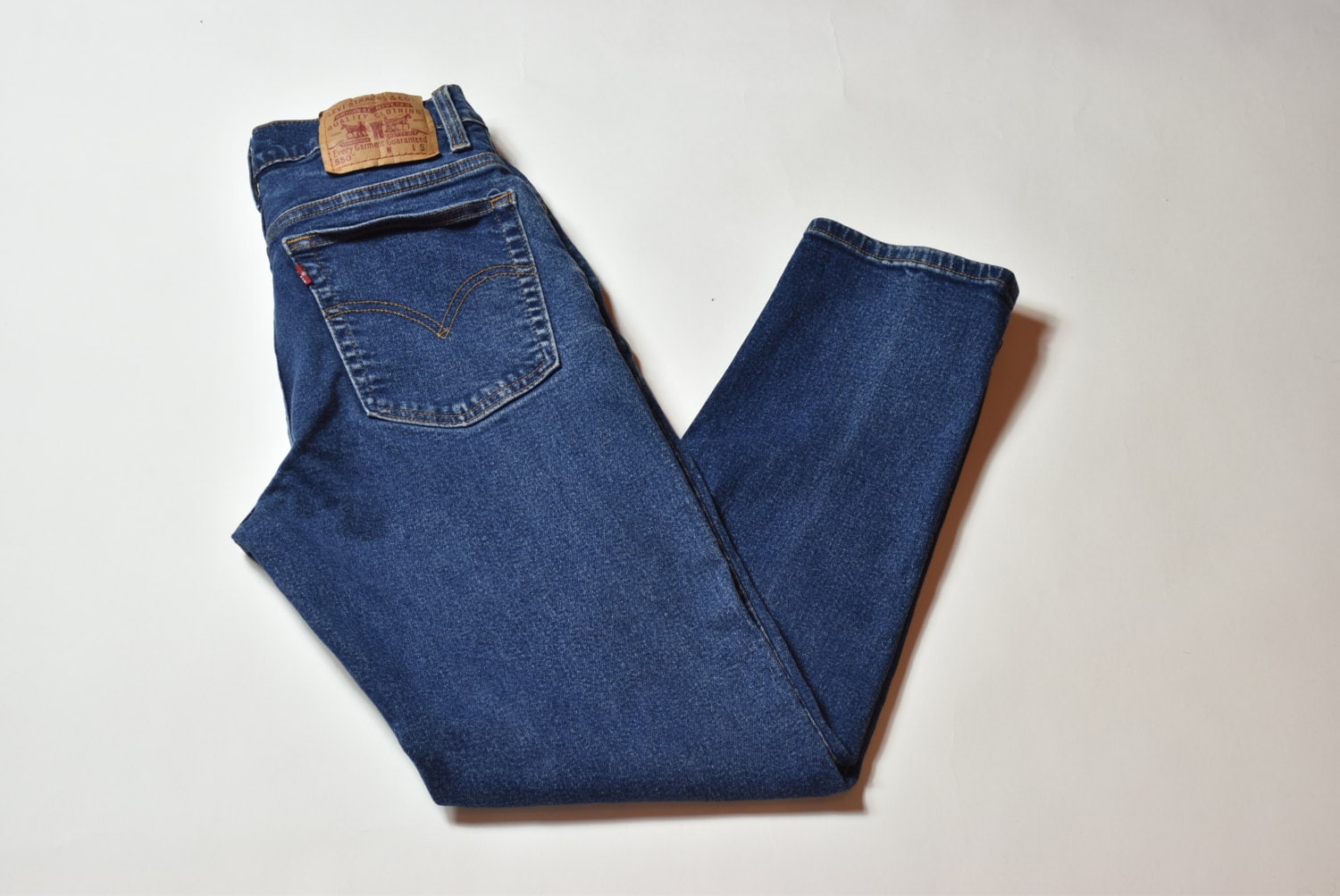 Vintage Blue Levis 550 High Waisted Mom Jeans von inhomage