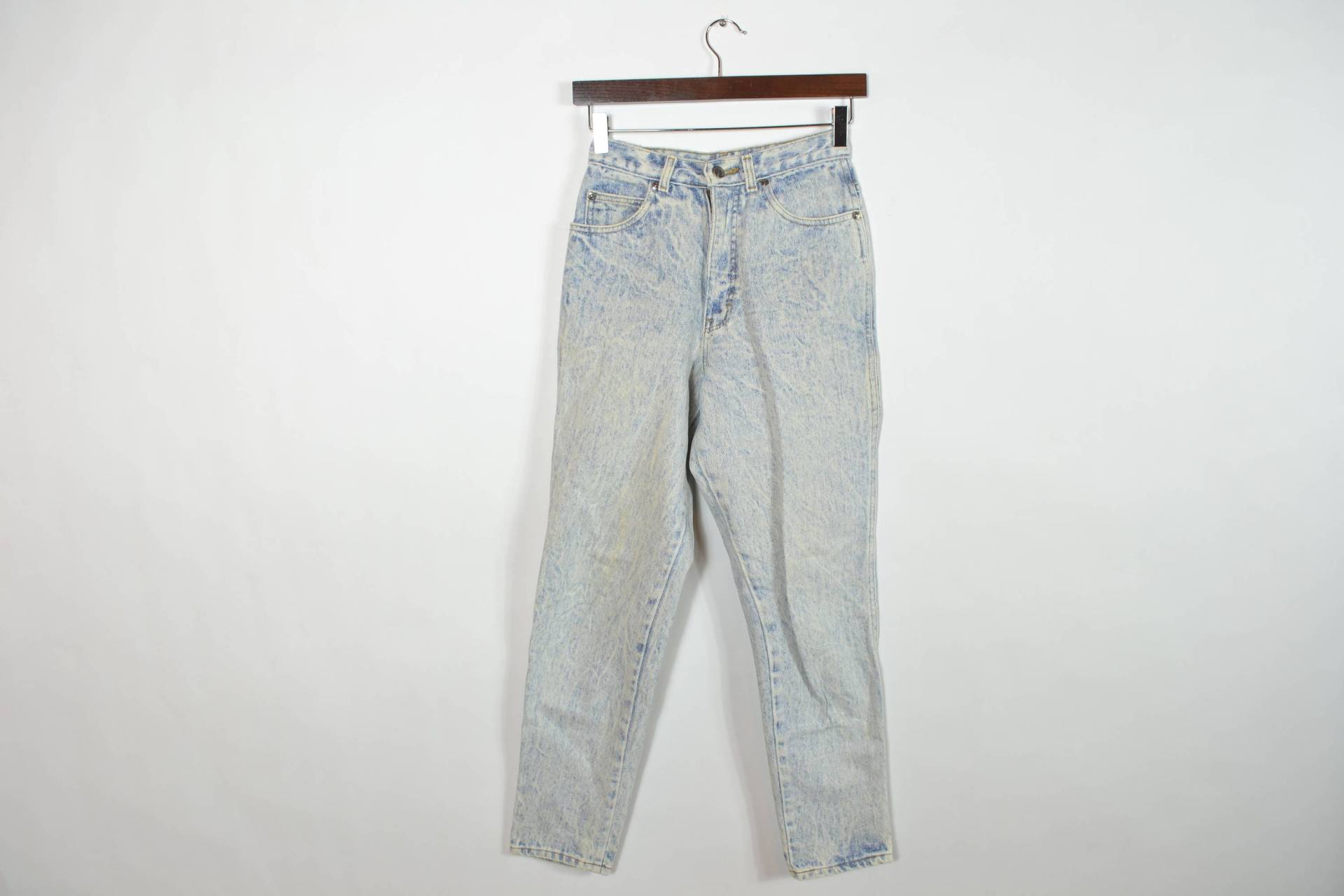 Vintage High Waisted Acid Wash Jeans von inhomage