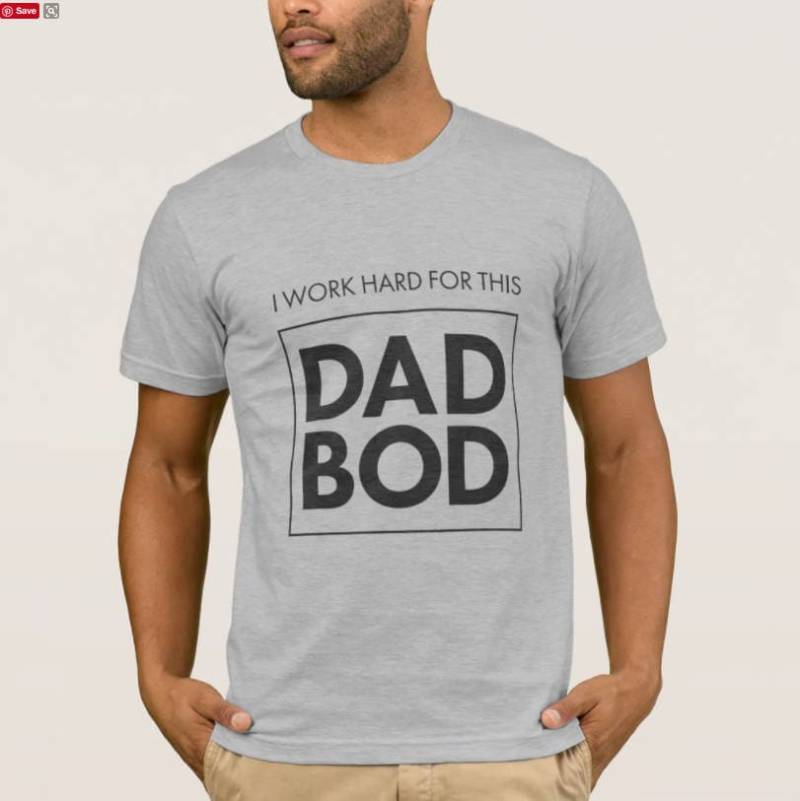 Benutzerdefinierter Text Dad Bod | Unisex T-Shirt von inkybymisfitdesigns