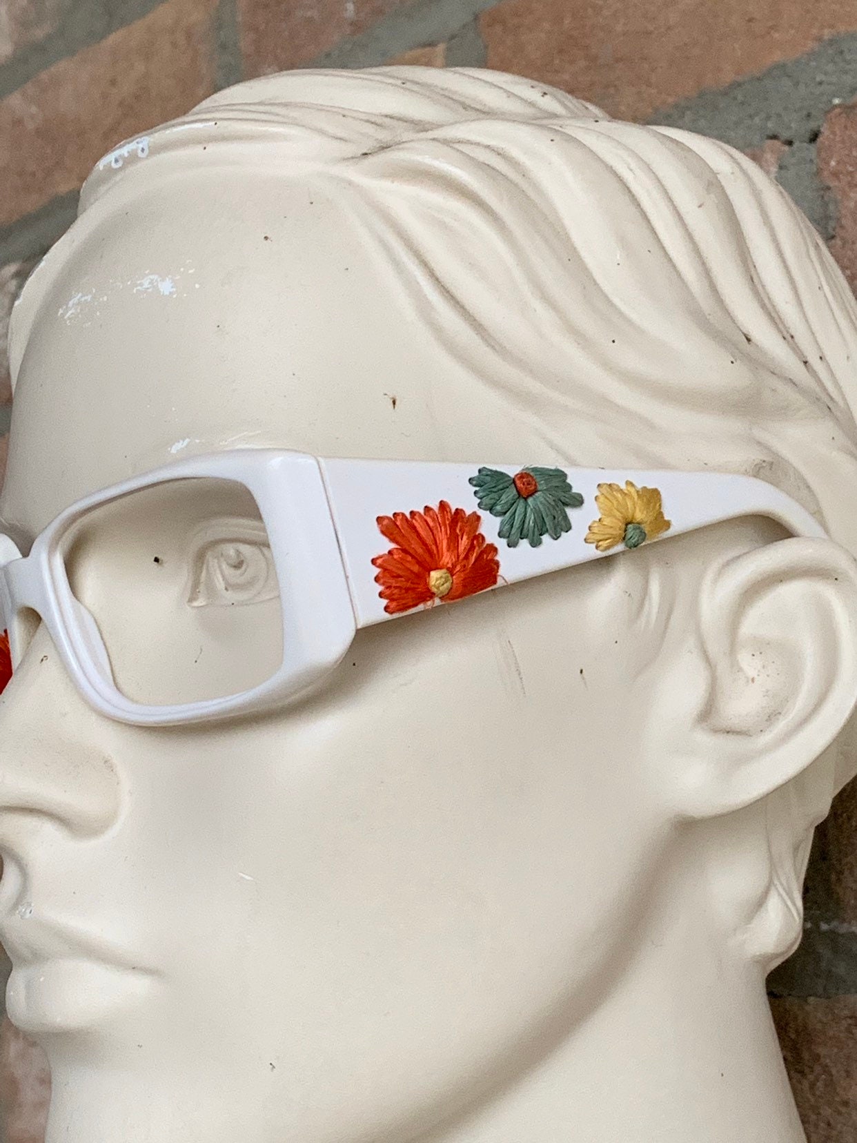 Salvatore Ferragamo Vintage-Brille Mit Bastblumen von inlove4vintage
